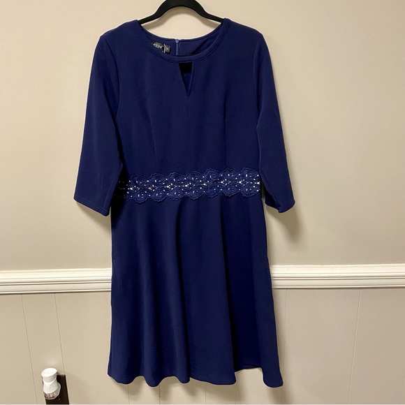 Owin Dark Blue Dress 👗 Sz XL NWT Pockets & Keyhole Neck - Picture 1 of 7